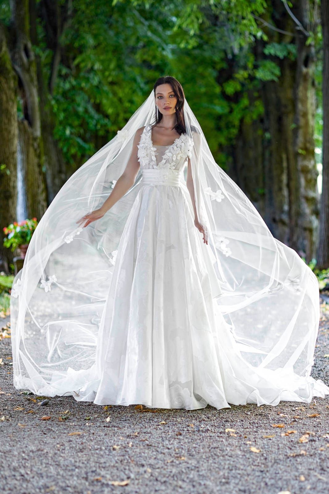 sposa modello SBA 1924 Stefano Blandaleone Atelier Gioia Fiumicino Roma