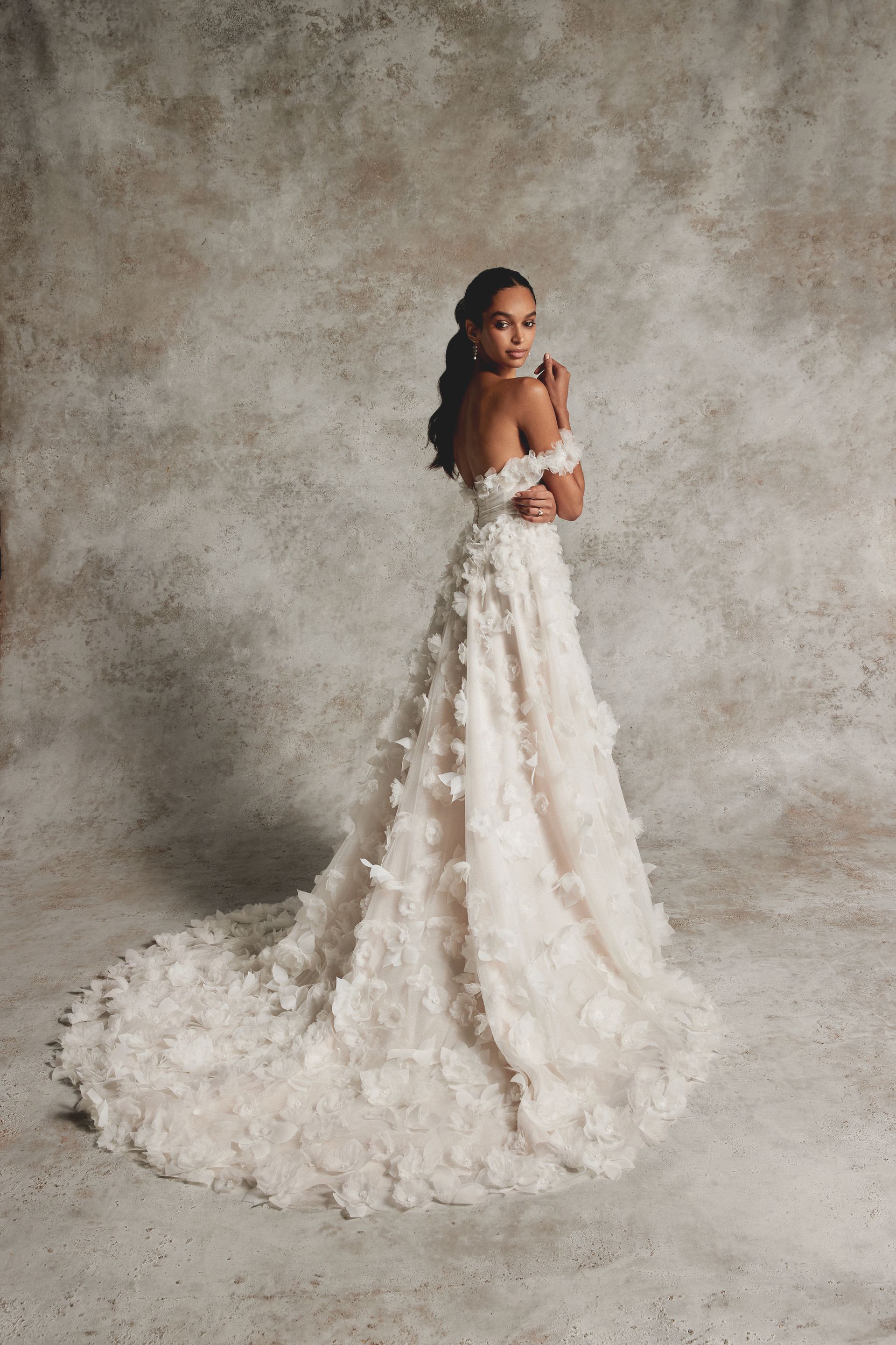 abito da sposa modello Virgil a Justin Alexander Atelier Gioia Fiumicino Roma