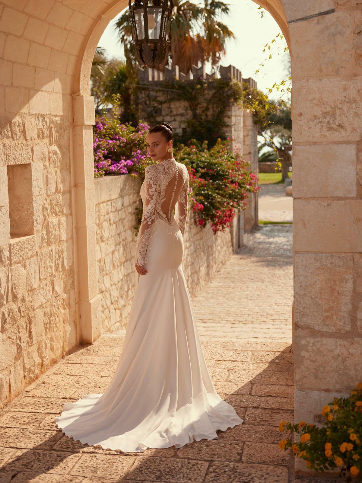 abito in pizzo Emmy Modeca Roma