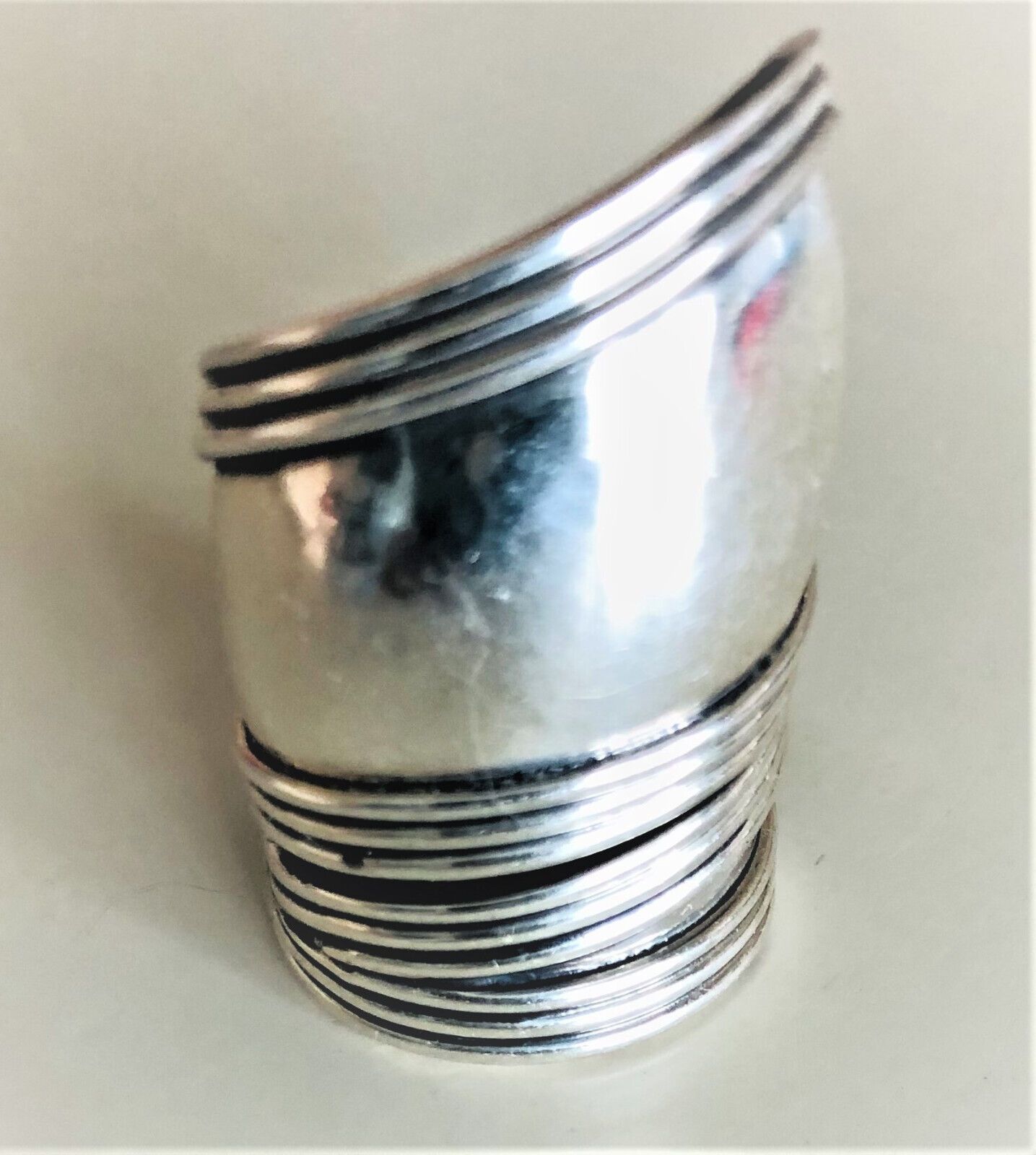 Women's Ring size 7   .950 Silver Weight 12 grams