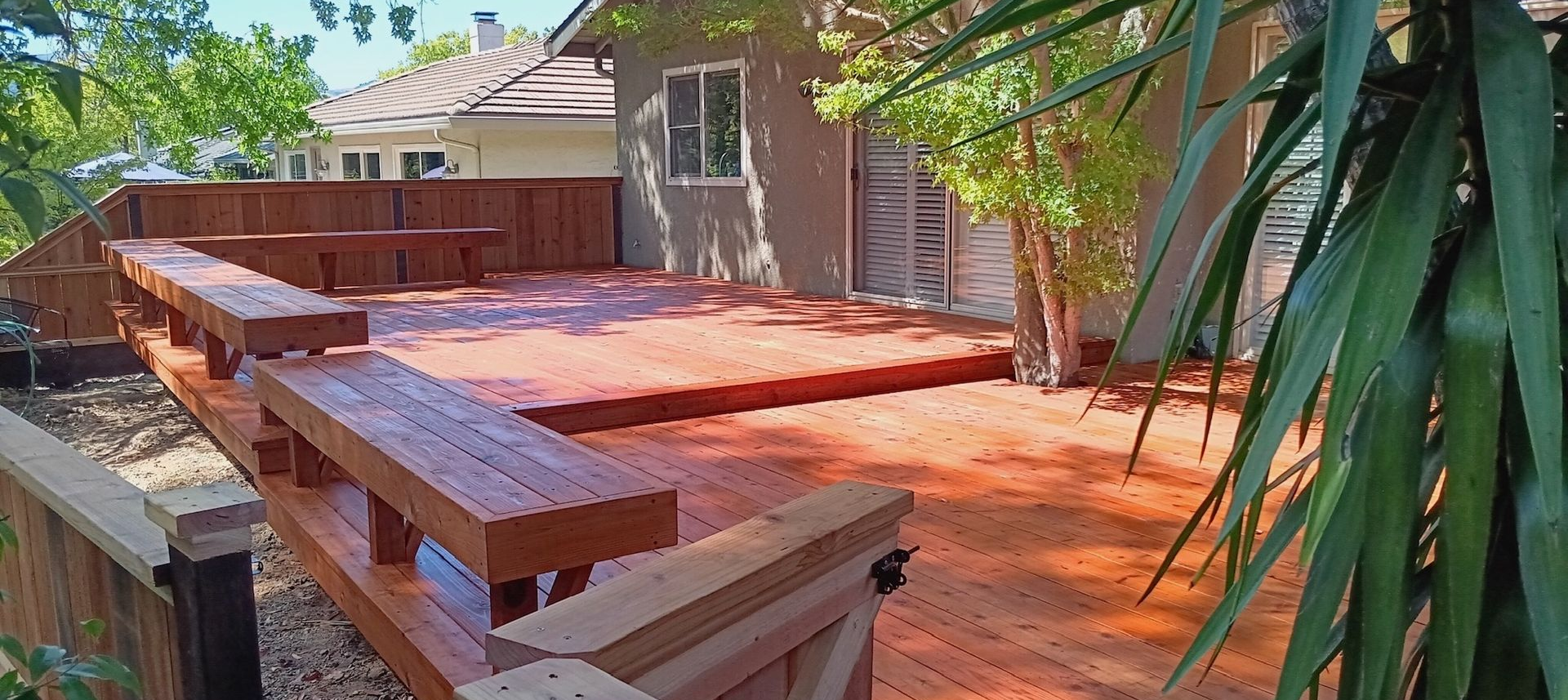 Best redwood decking in Pleasant Hill, CA? C & J Fencing