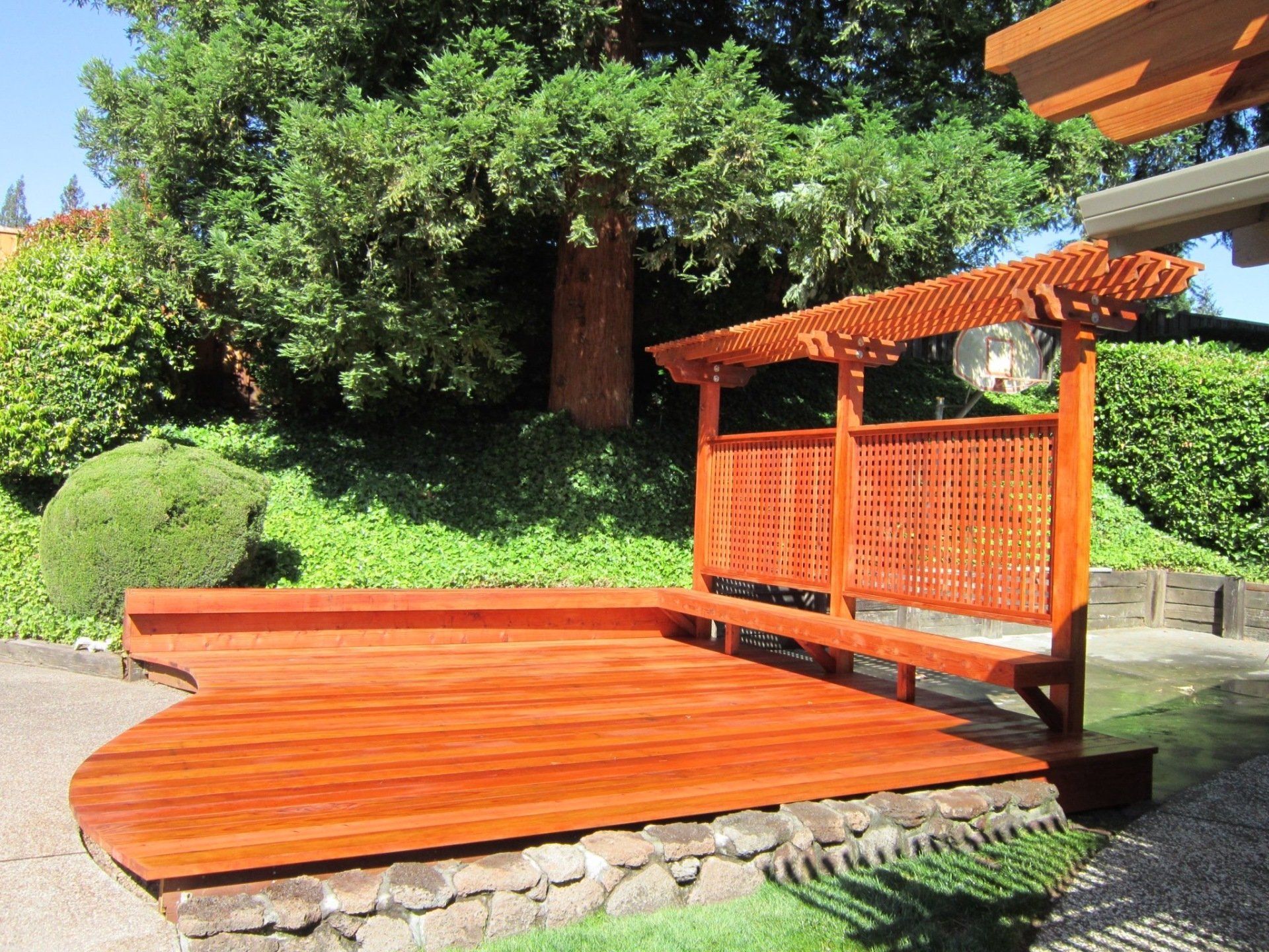 Custom decking design and installation Dublin CA