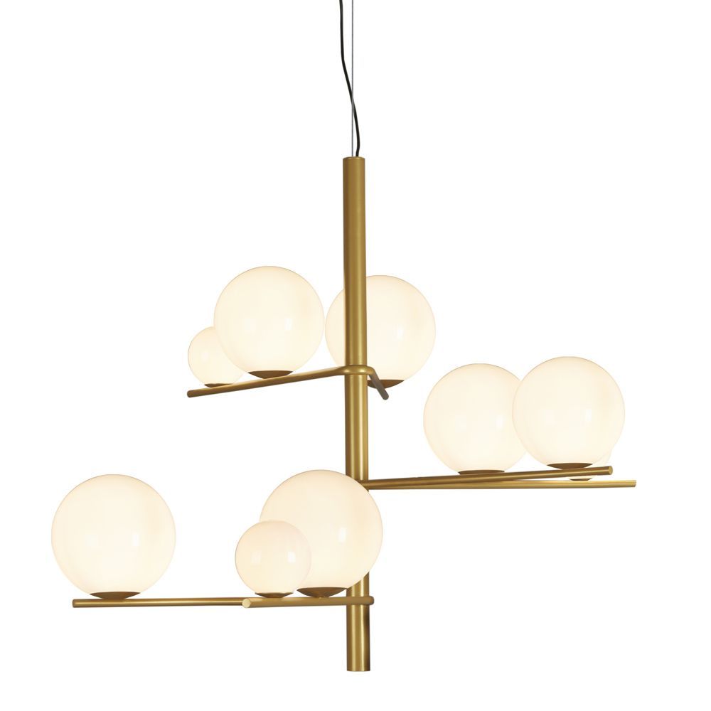 Moderno lampadario in ottone con globi sferici in vetro satinato.