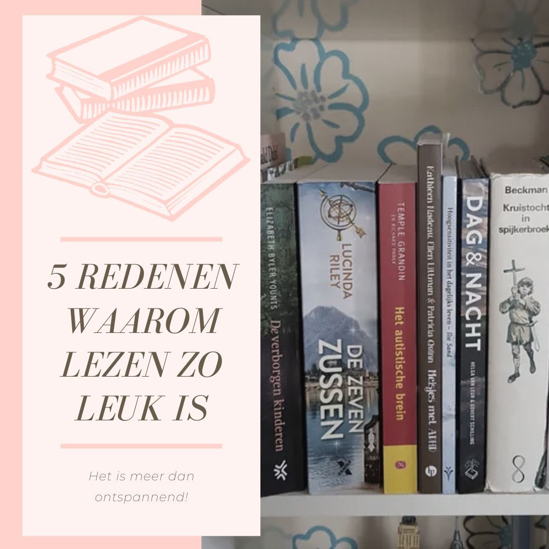 Boekenkast met vijf boeken. Op de boekenplank staat de tekst: 
