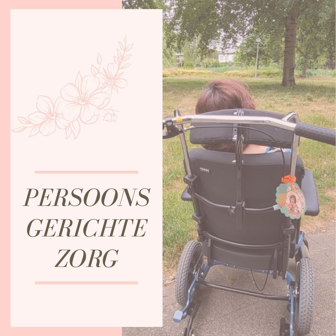 Persoon in rolstoel op pad. Tekst: 
