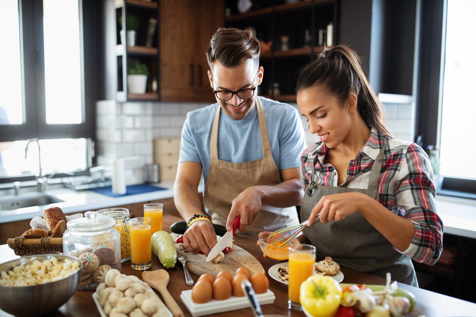 Cocinar en familia es una actividad primordial durante thanksgiving