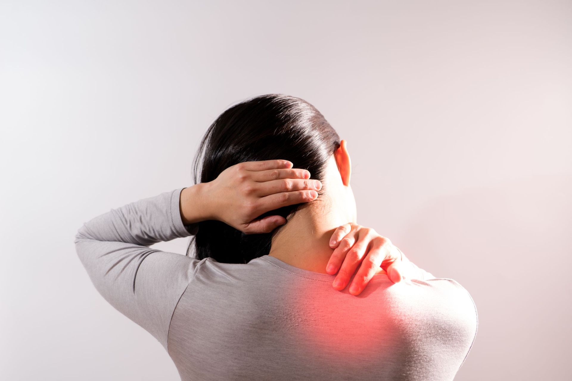 neck shoulder injury painful women suffer