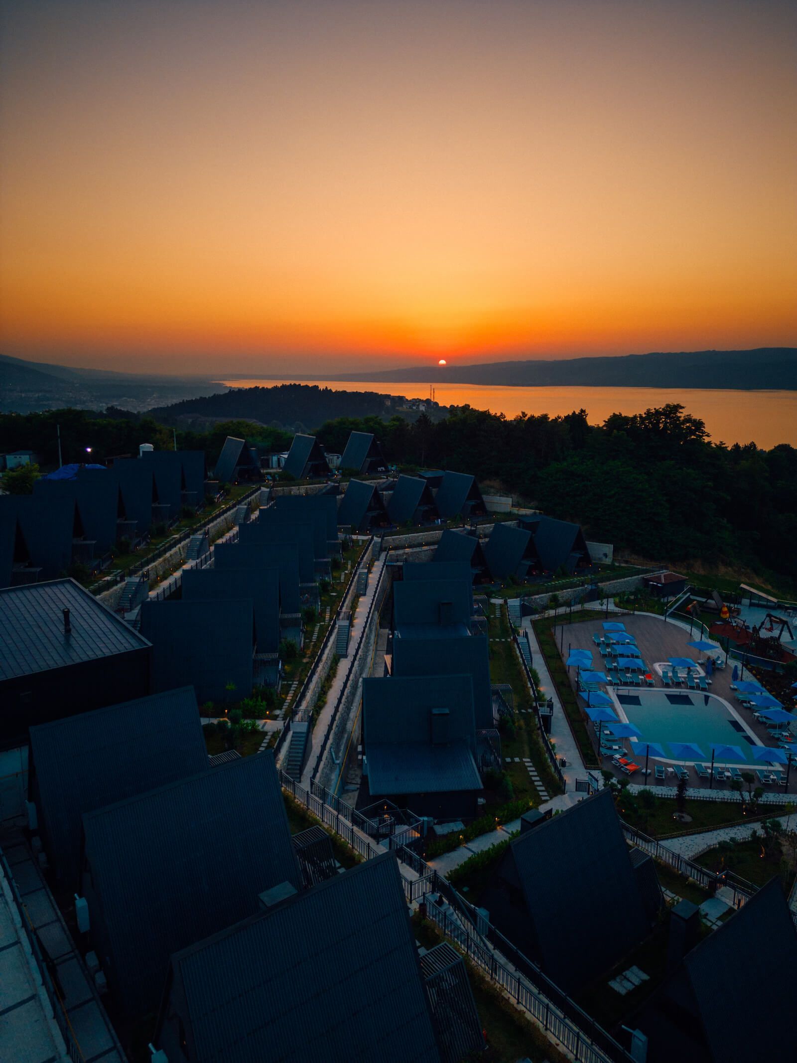 World Dreams Forest Bungalov