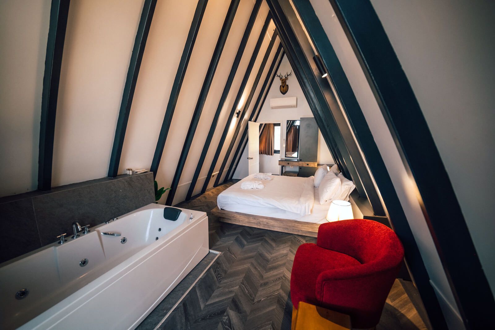 World Dreams Forest Bungalov