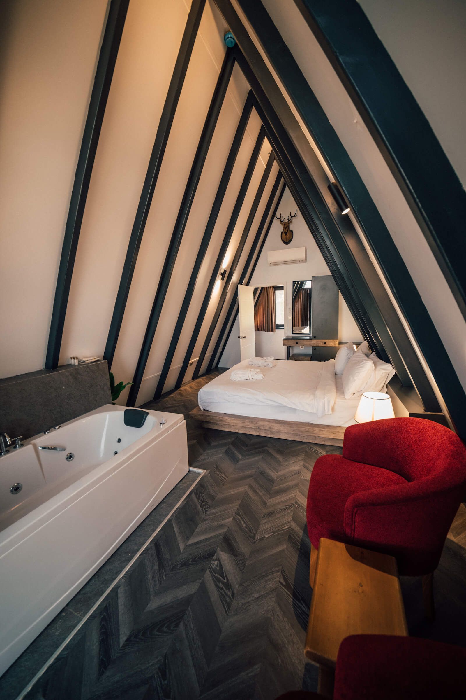 World Dreams Forest Bungalov