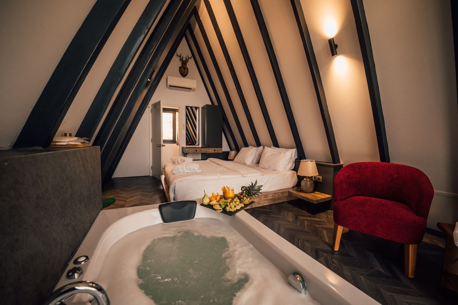 World Dreams Forest Bungalov
