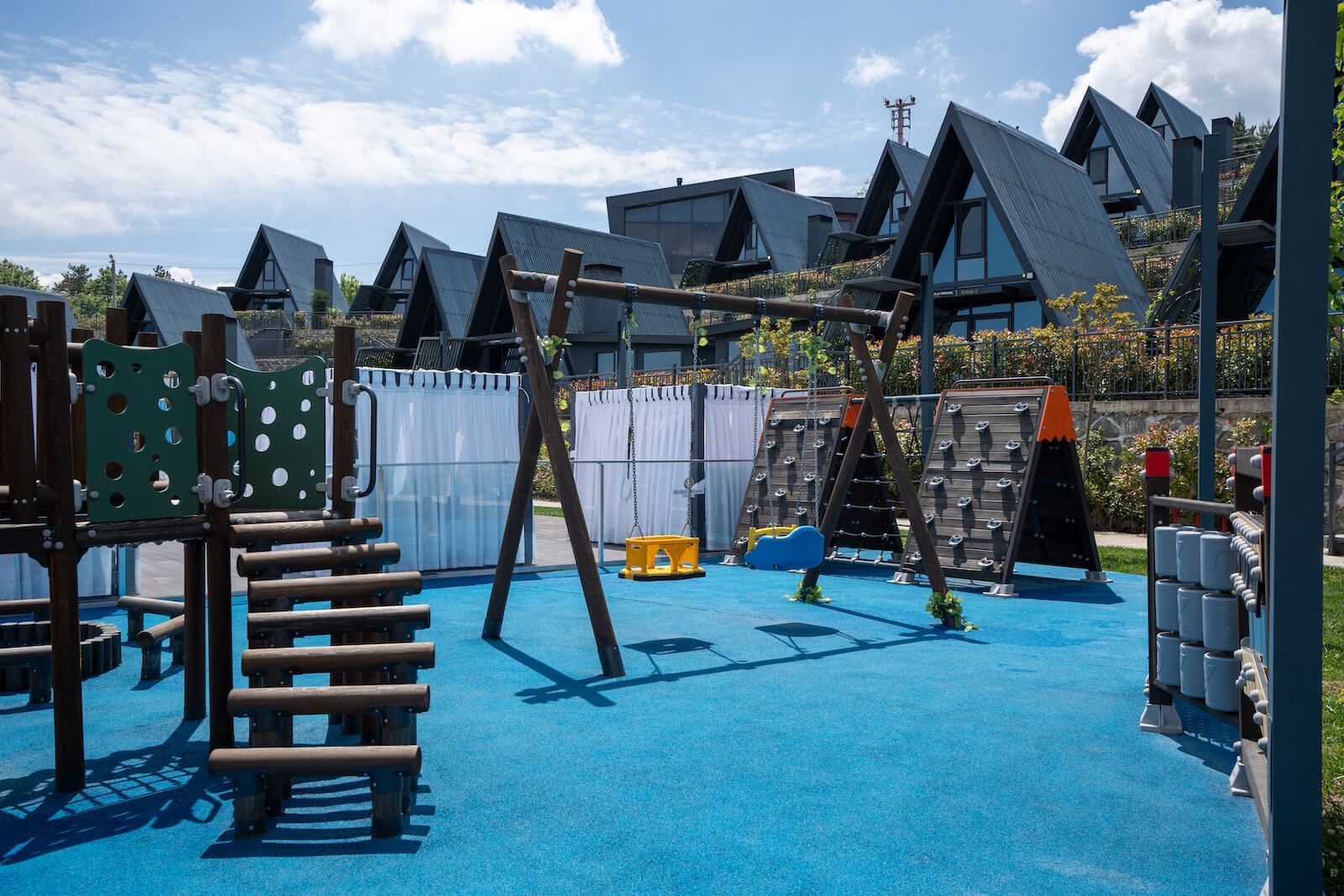 World Dreams Forest Bungalov