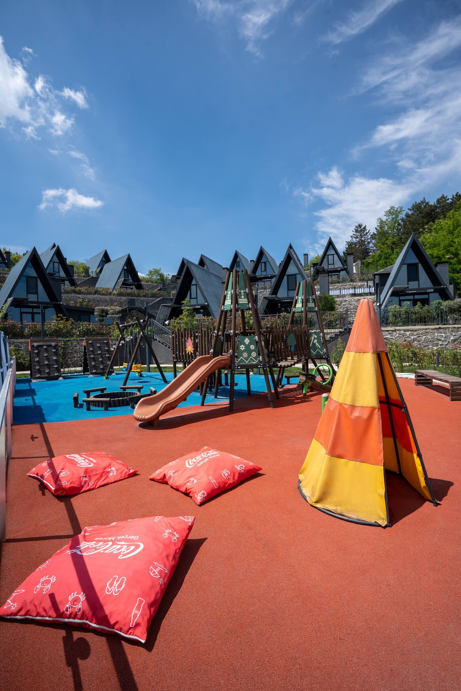 World Dreams Forest Bungalov