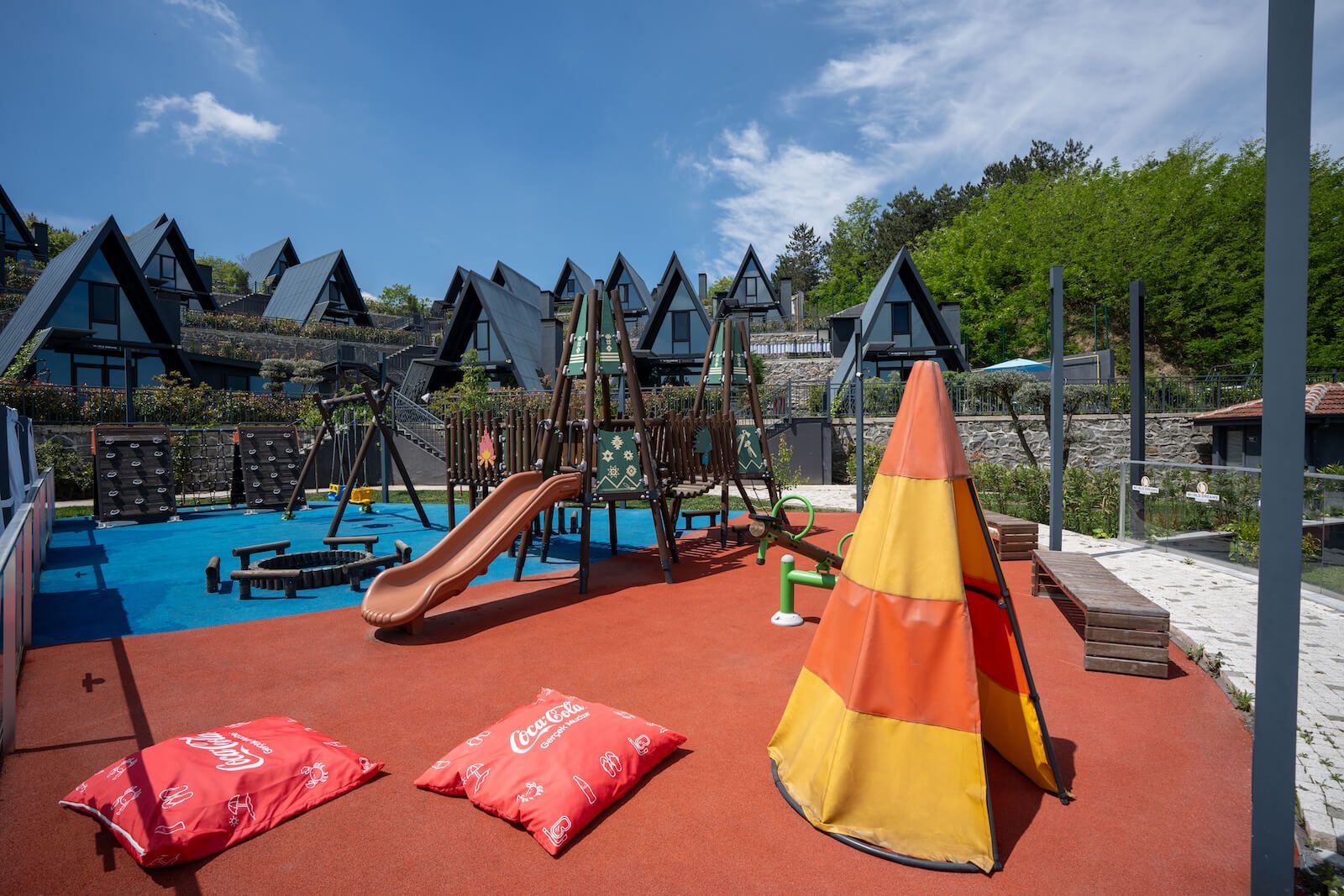 World Dreams Forest Bungalov