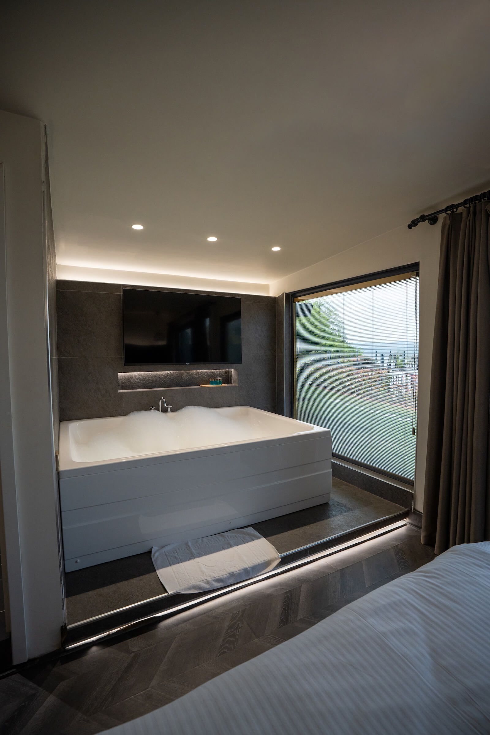 World Dreams Forest Bungalov