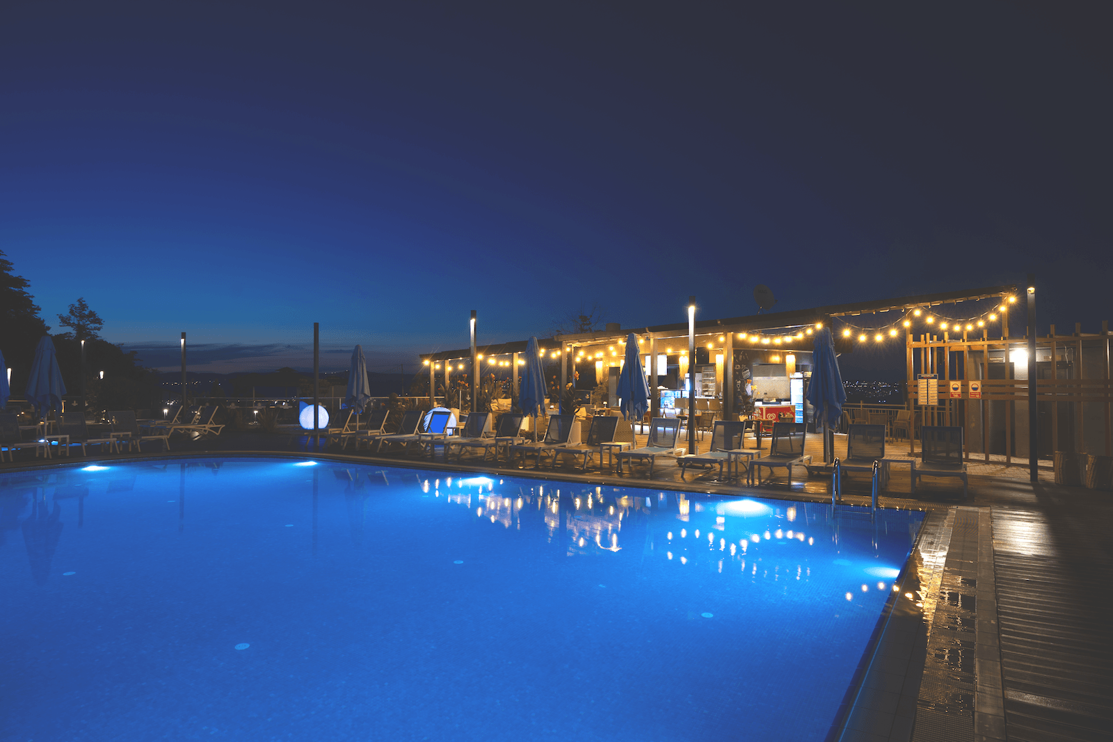 World Dreams Forest Bungalov