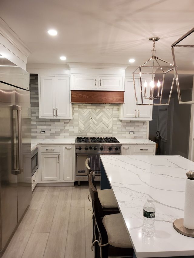 Transitional Kitchen With Decorative Traditional Detailing Kitchen Remodel by Johnny Tile project photo 2