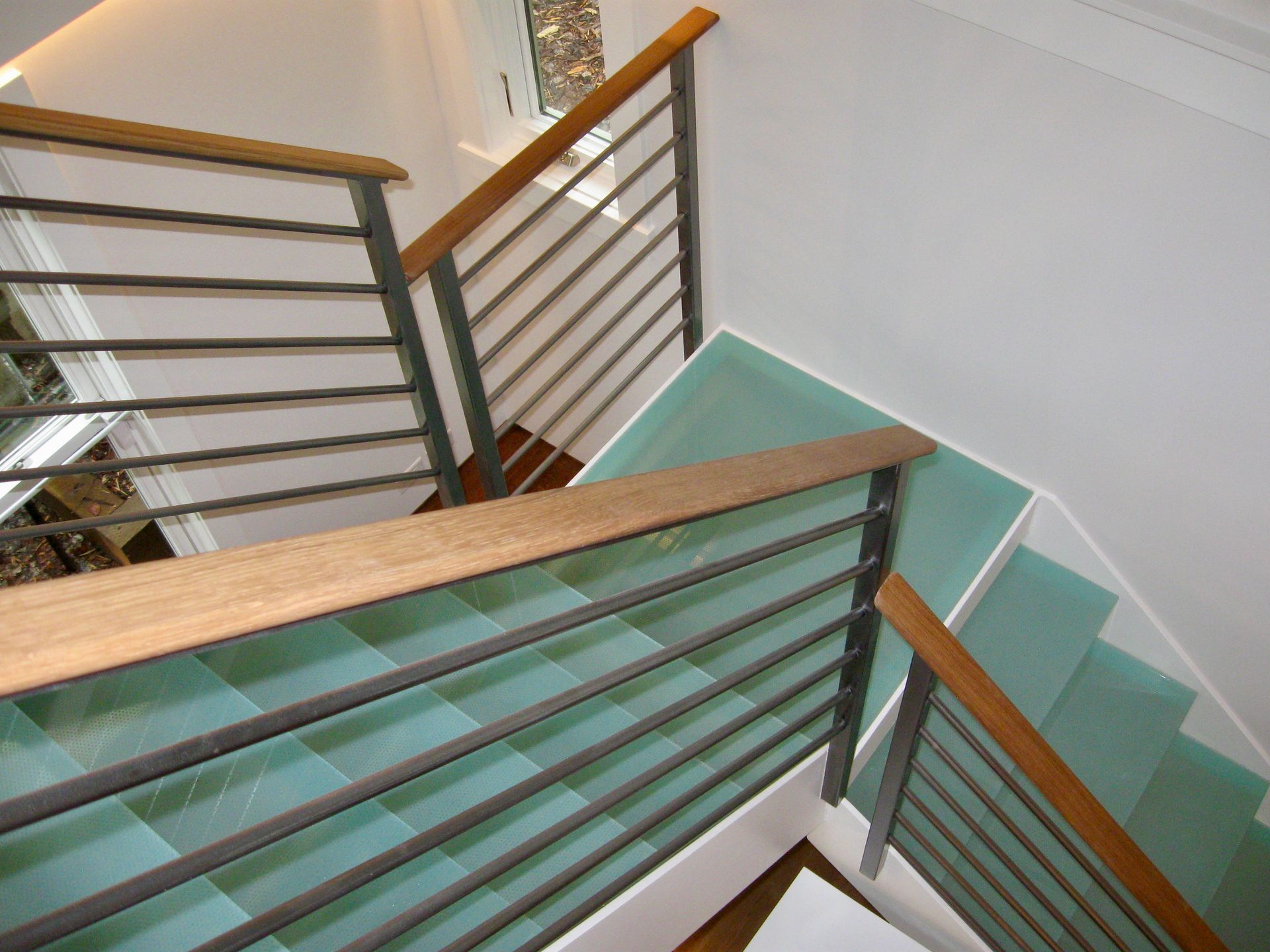 glass treads sea moss colored glass