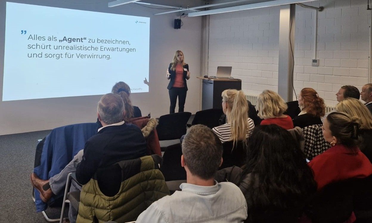 Julia Herz bei einer AI Breakfast Session