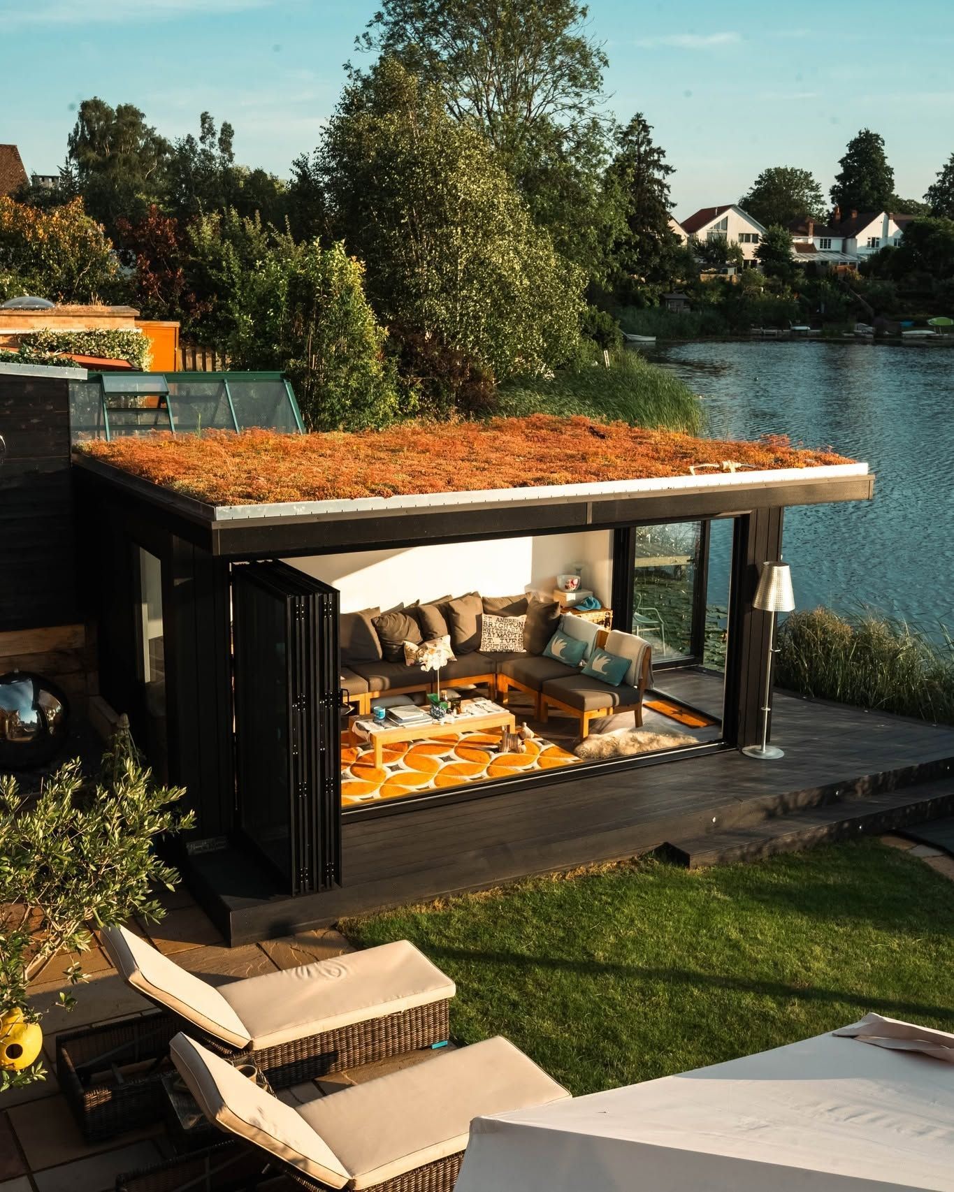 https://www.brookside-gardenbuildings.co.uk/elite-garden-rooms