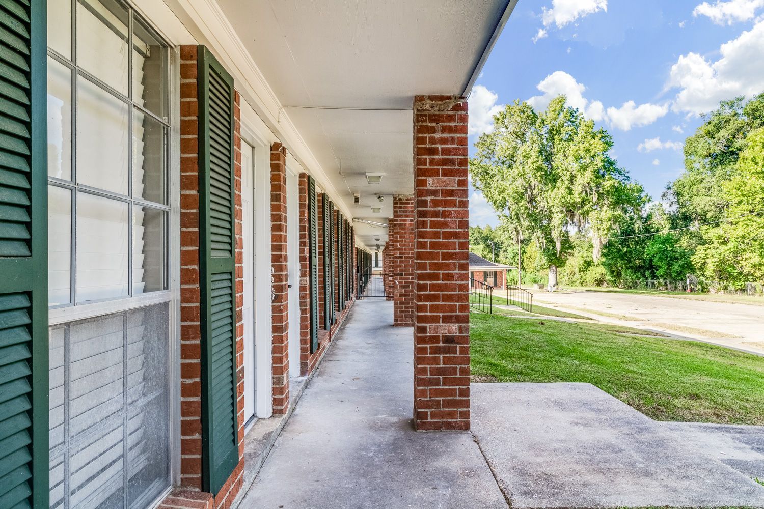 Riverside at Oakbourne exterior
