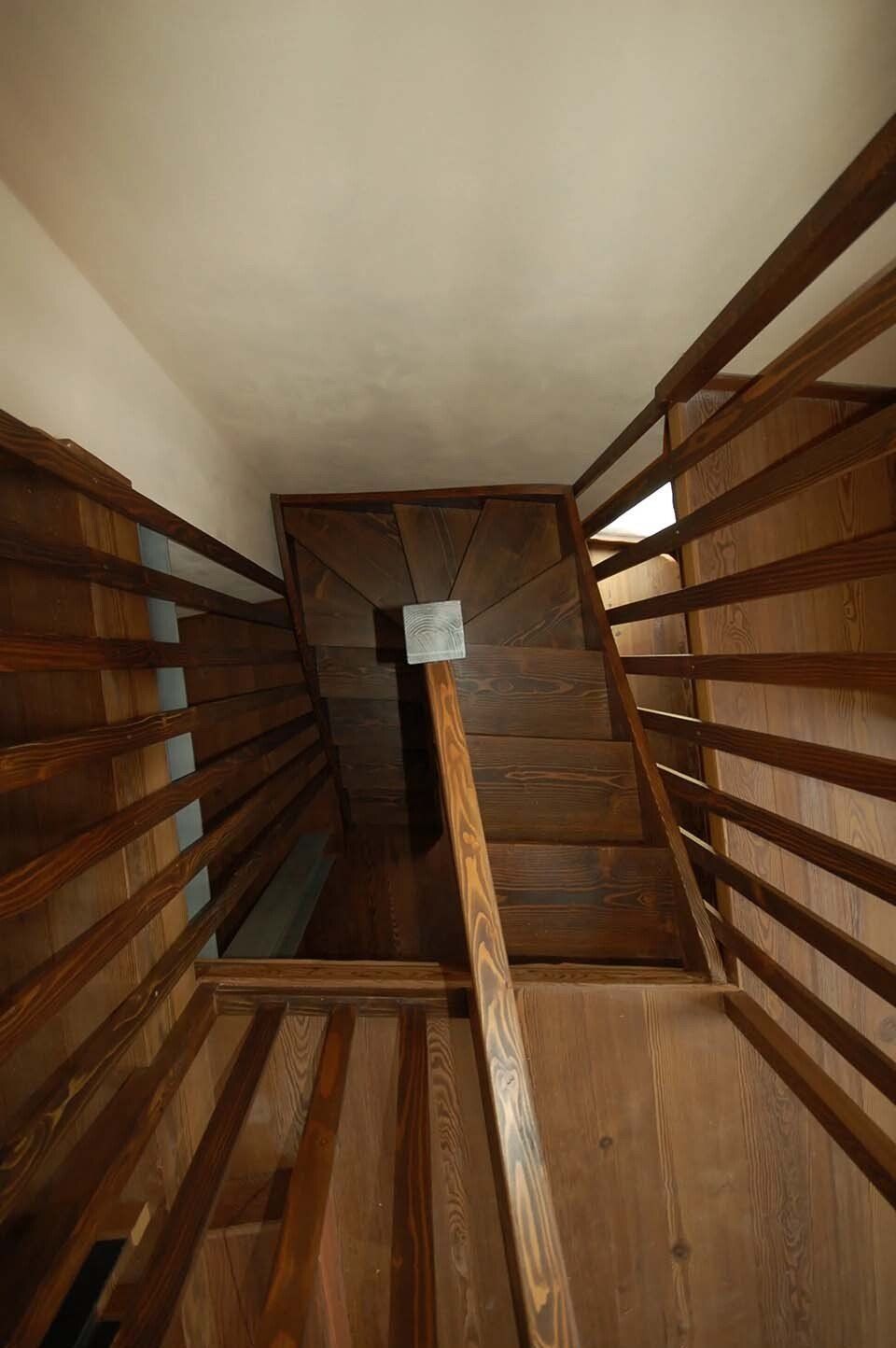 escaliers et balustrade en bois