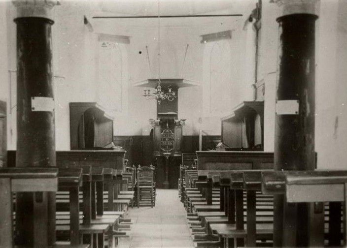 Interieur kerk in jaar 1905
