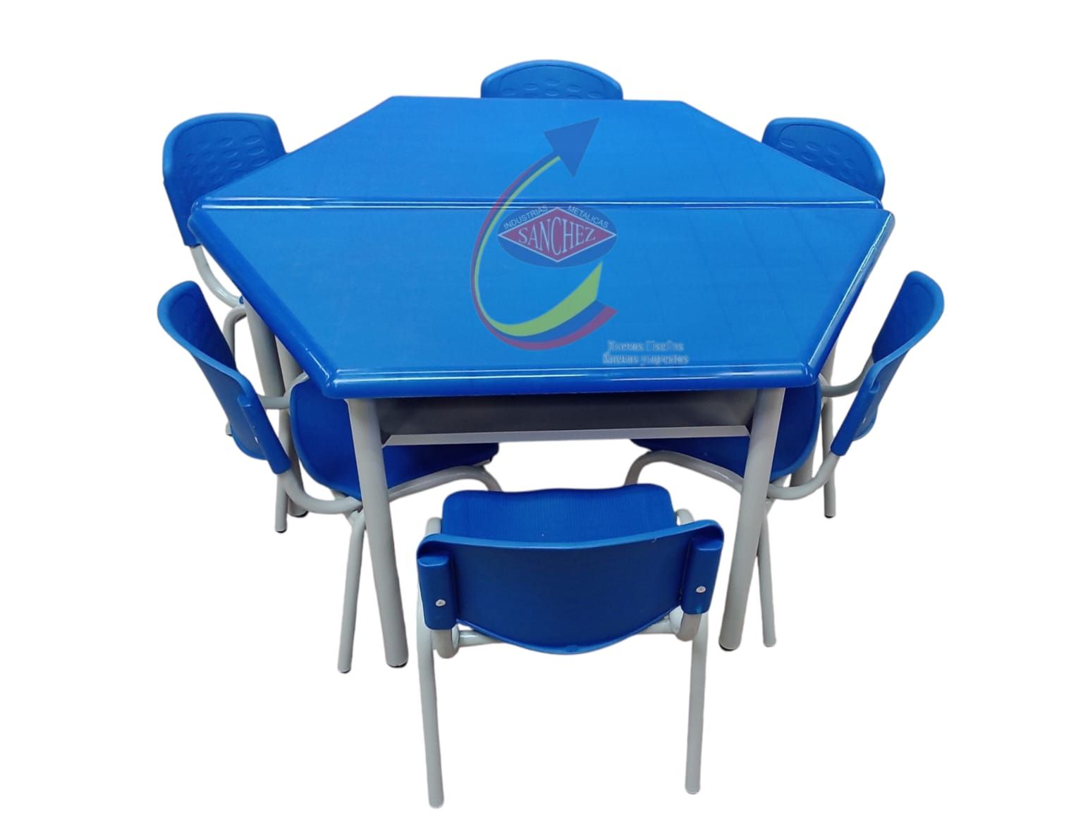Mesa de estudiante azul con sillas azules a juego y un pequeño taburete azul a su alrededor.