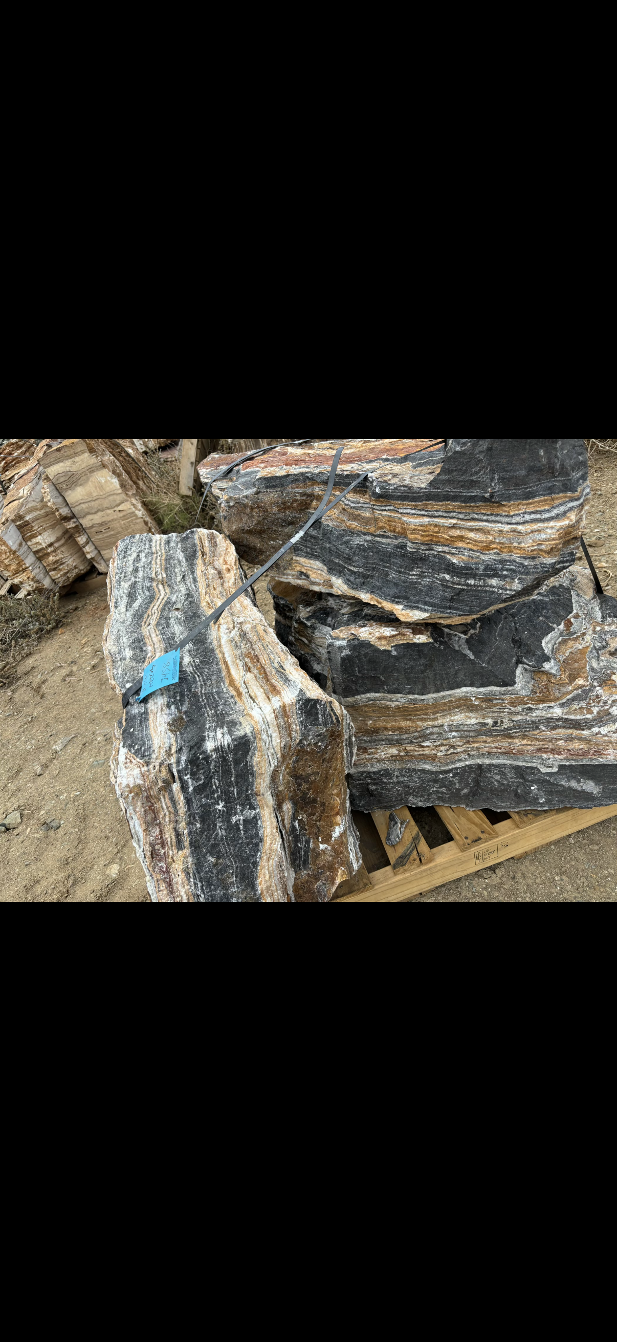 Black & Gold Stripped Boulders - 2