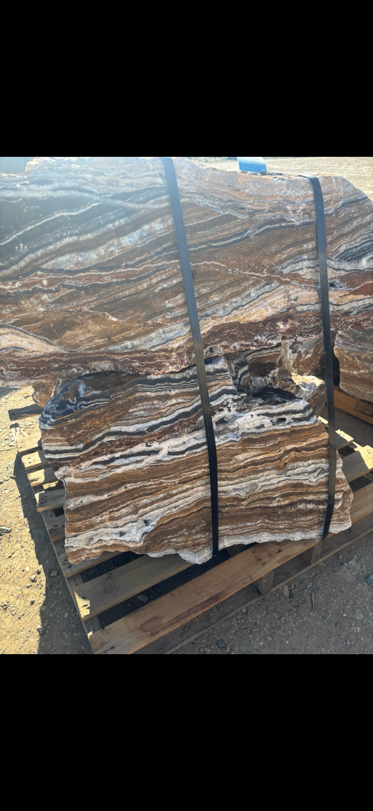 Black & Gold Stripped Boulders - 4