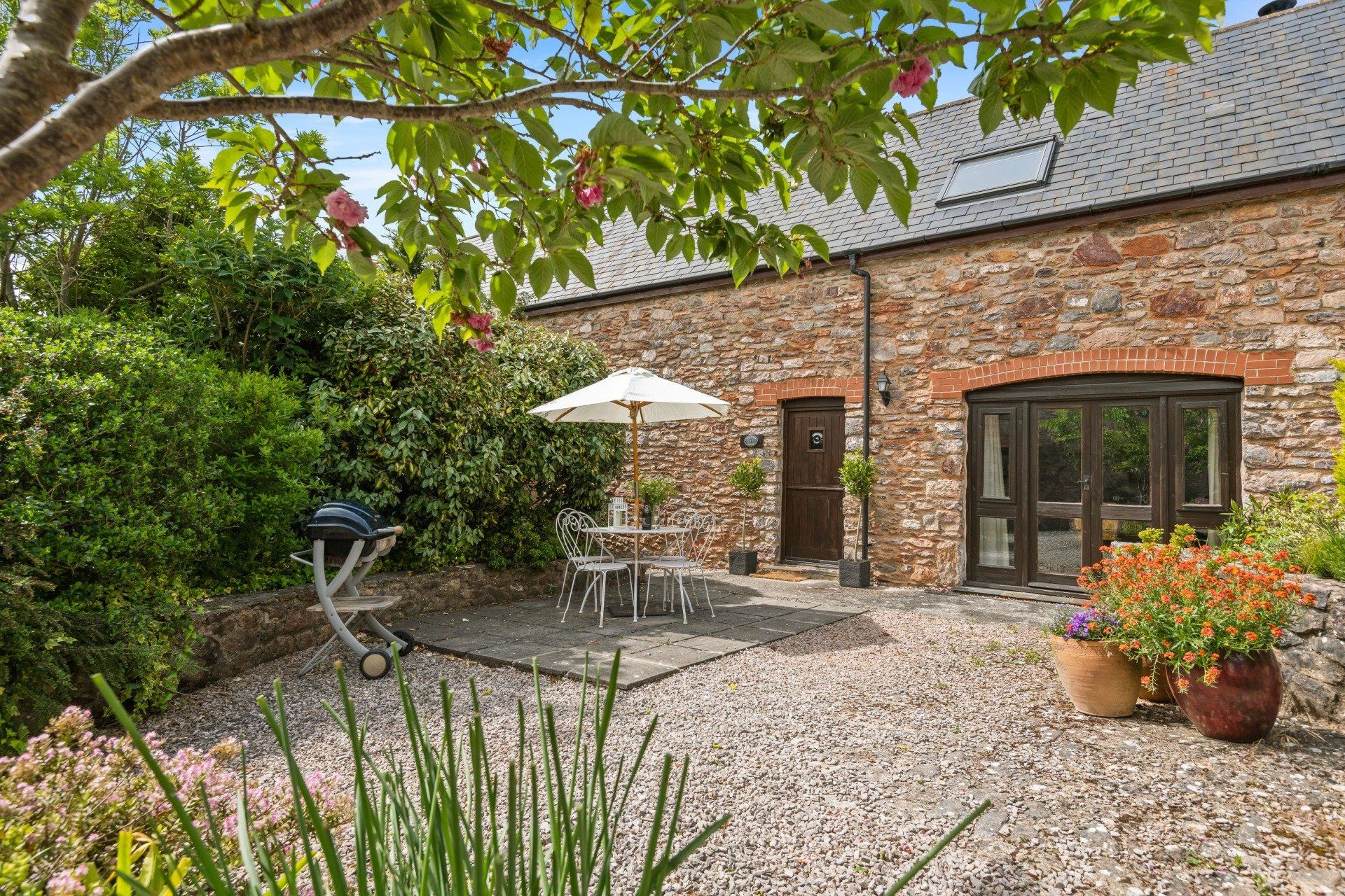 Courtyard - House Martin Cottage Courtyard - House Martin Cottage