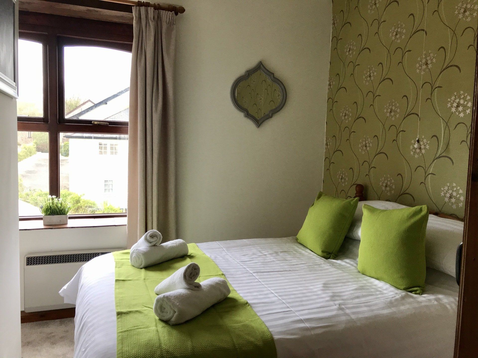 Bedroom 1 - Heron Cottage