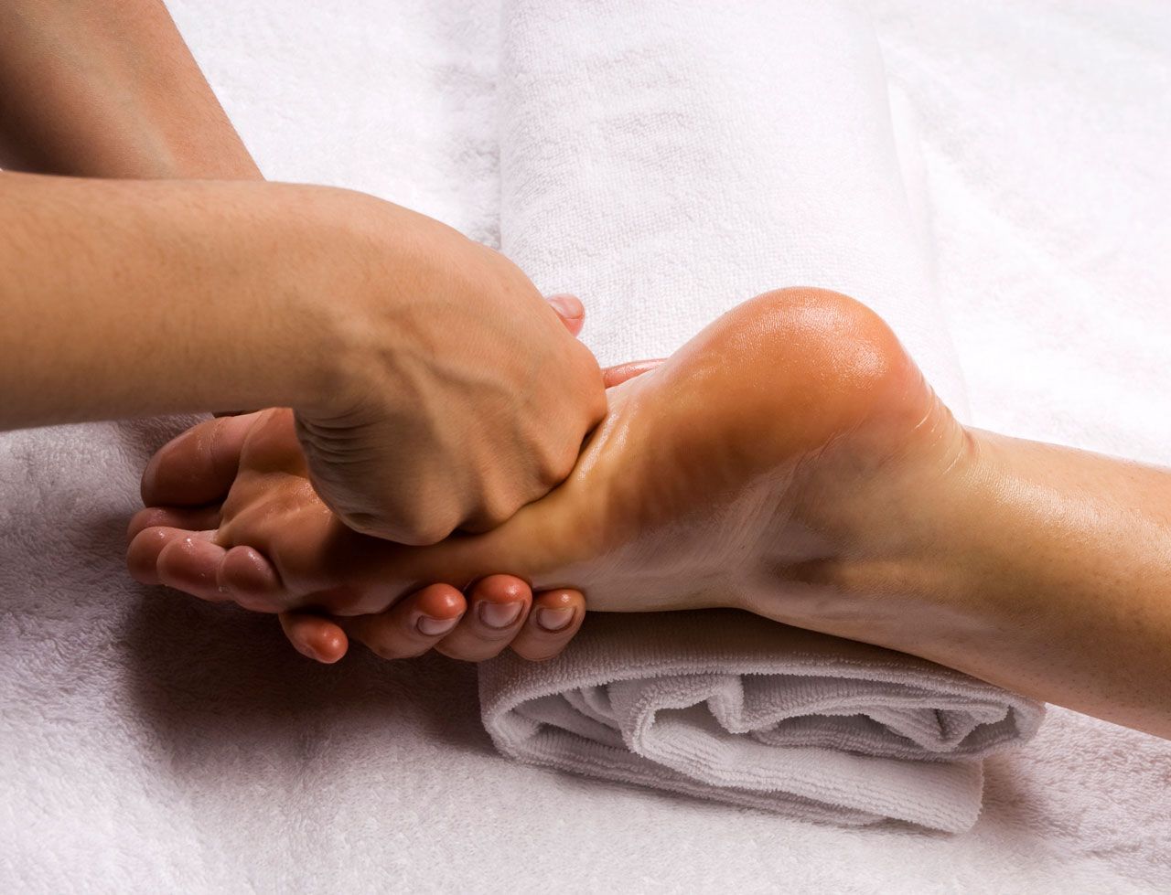Foot Massage — Evanston, IL — Dolce Spa