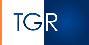 Logo di TGR, lettere bianche su sfondo sfumato bianco e blu. Barra arancione a sinistra.