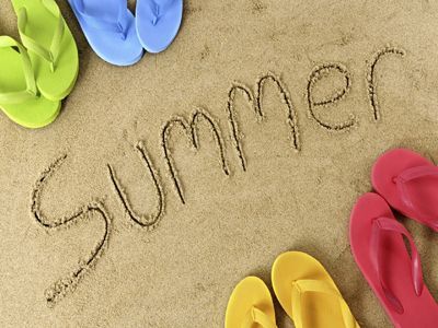 Beach_Sandal_freecomputerdesktopwallpaper_p-1