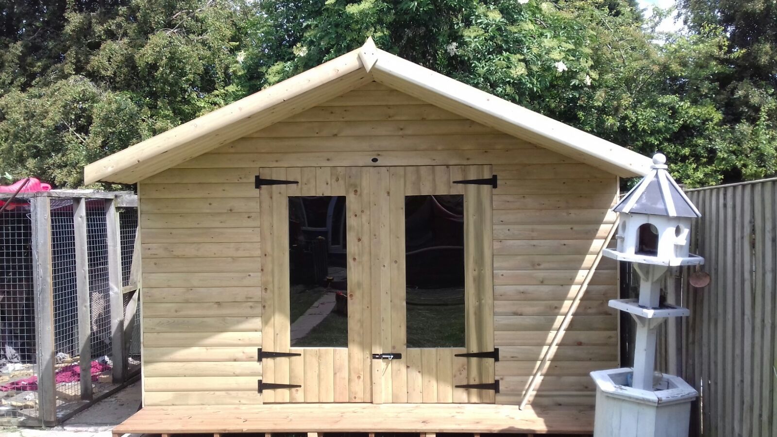 Loglap Reverse Apex Summerhouse