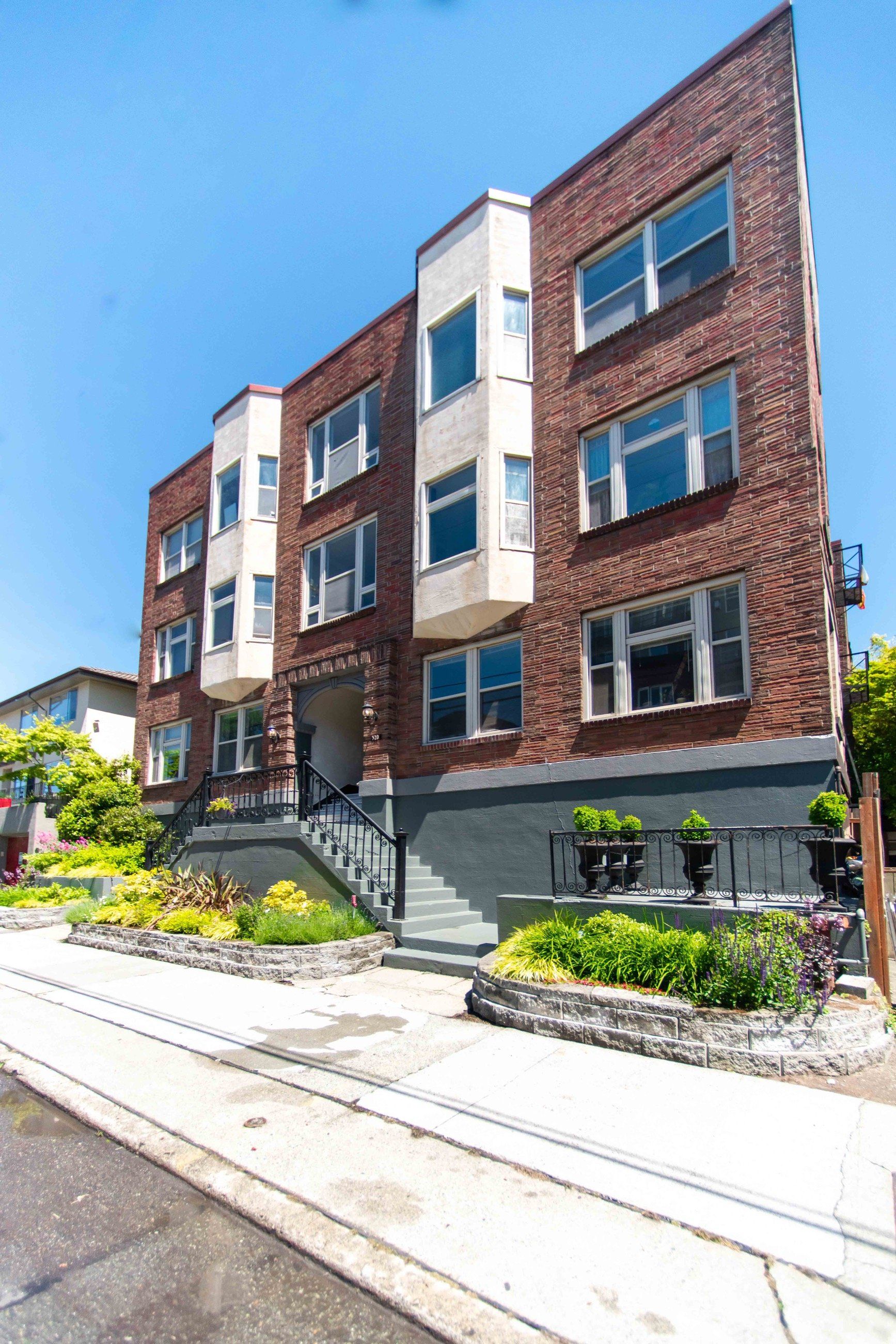 CARLYLE APARTMENTS