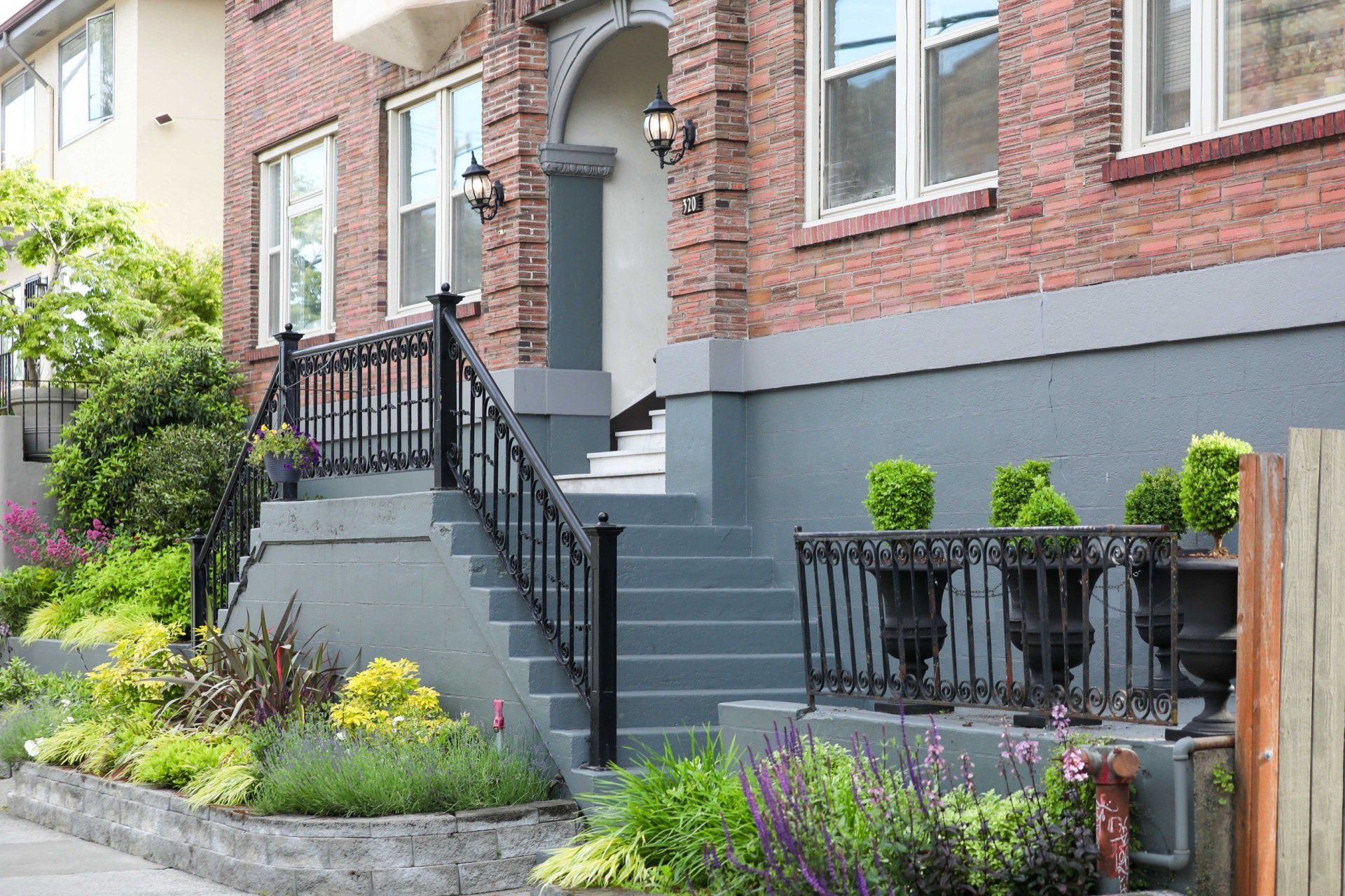CARLYLE APARTMENTS