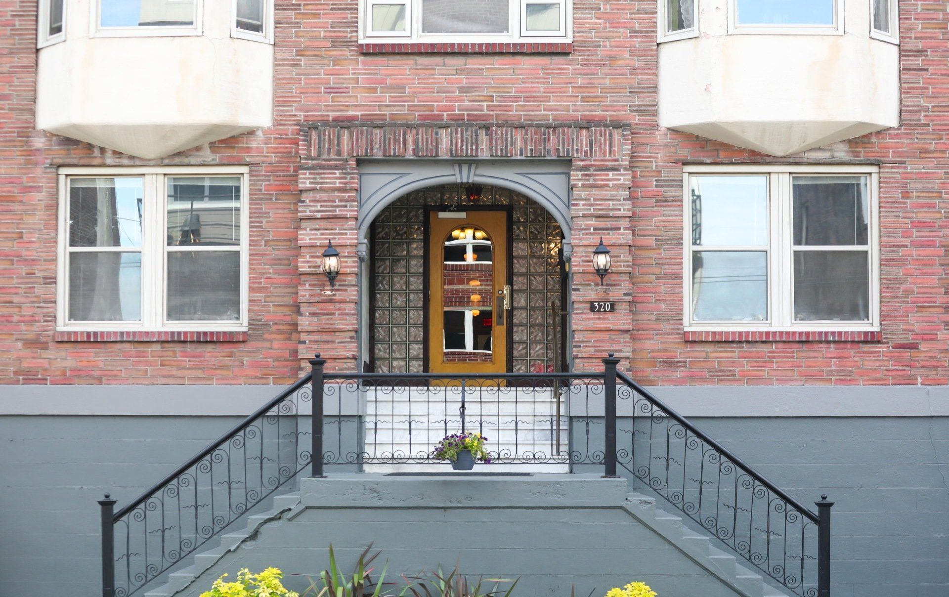 CARLYLE APARTMENTS