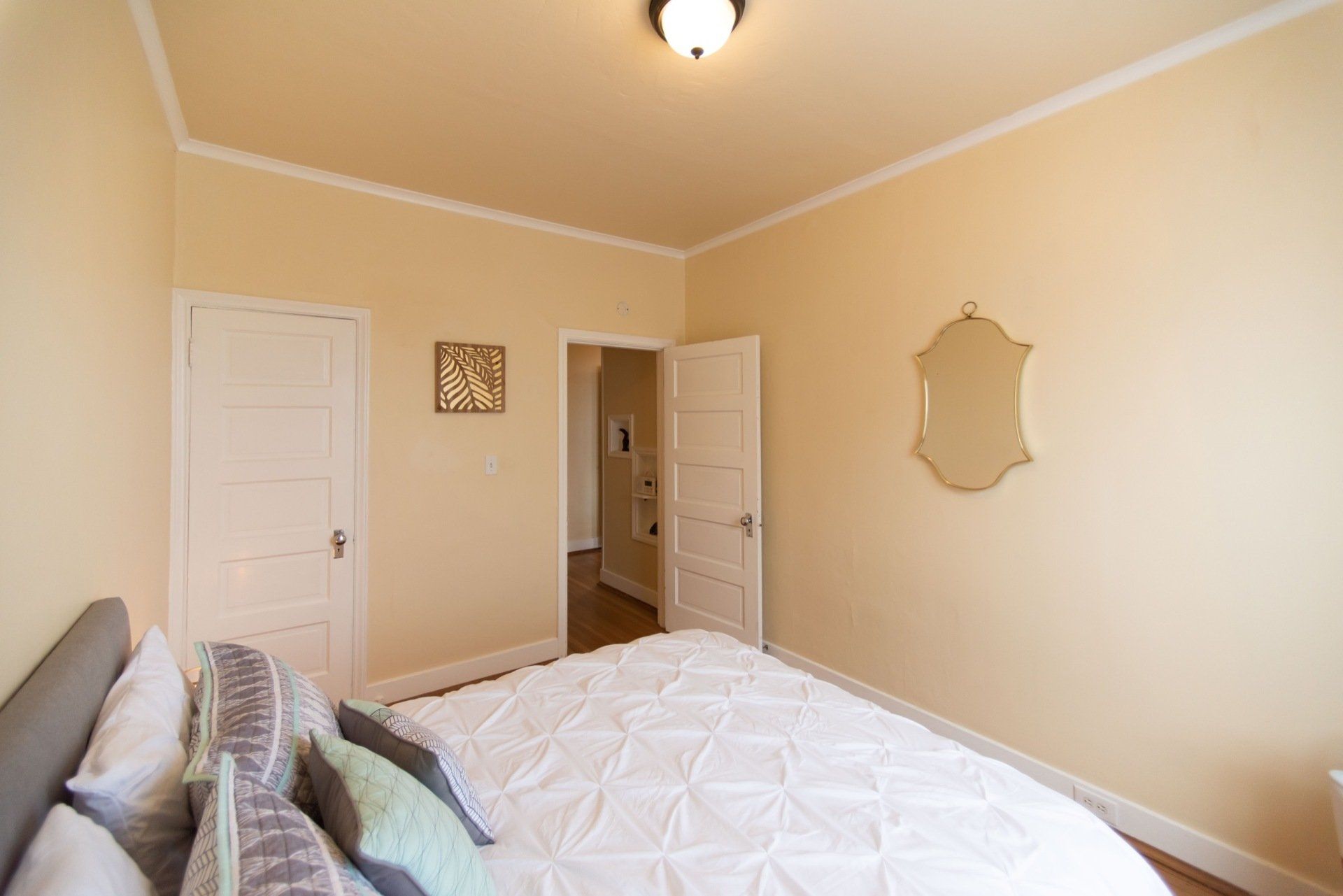 CARLYLE APARTMENTS