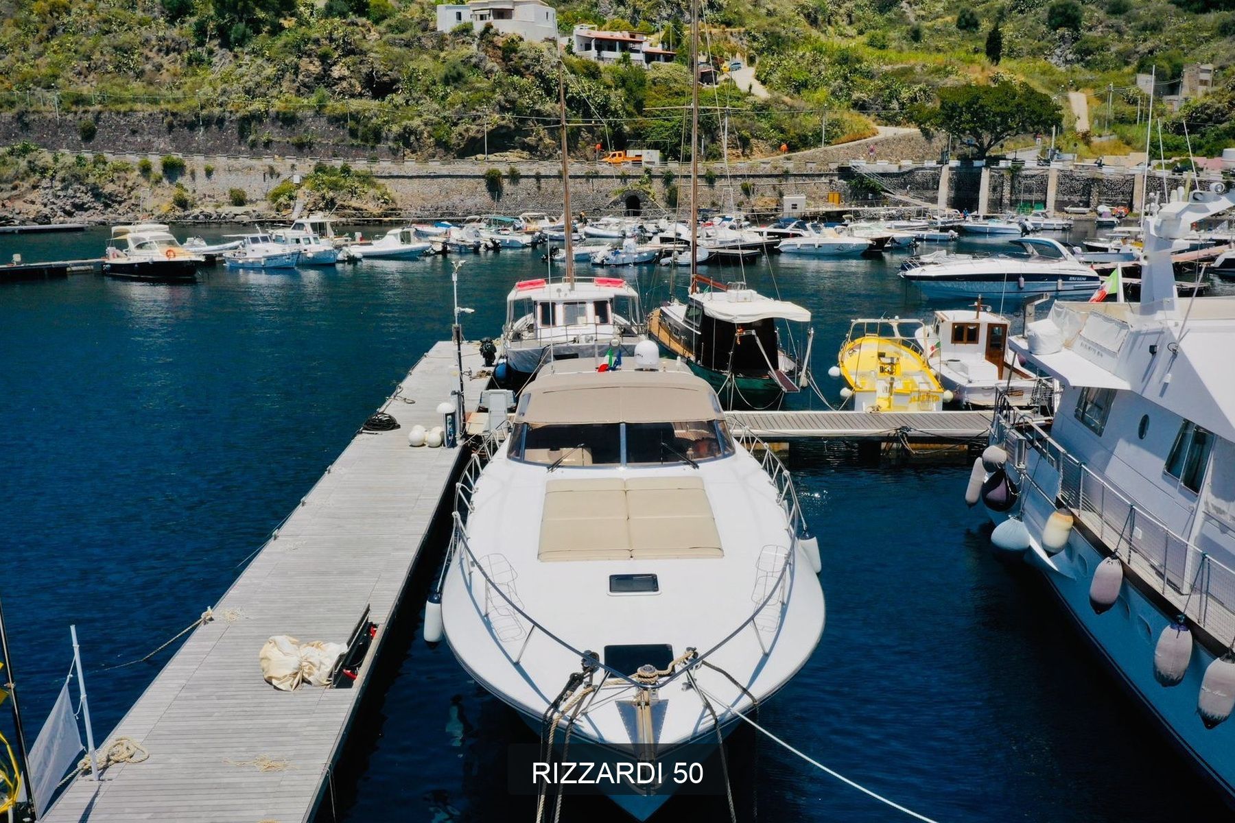 yacht aeolian islands - rizzardi 50