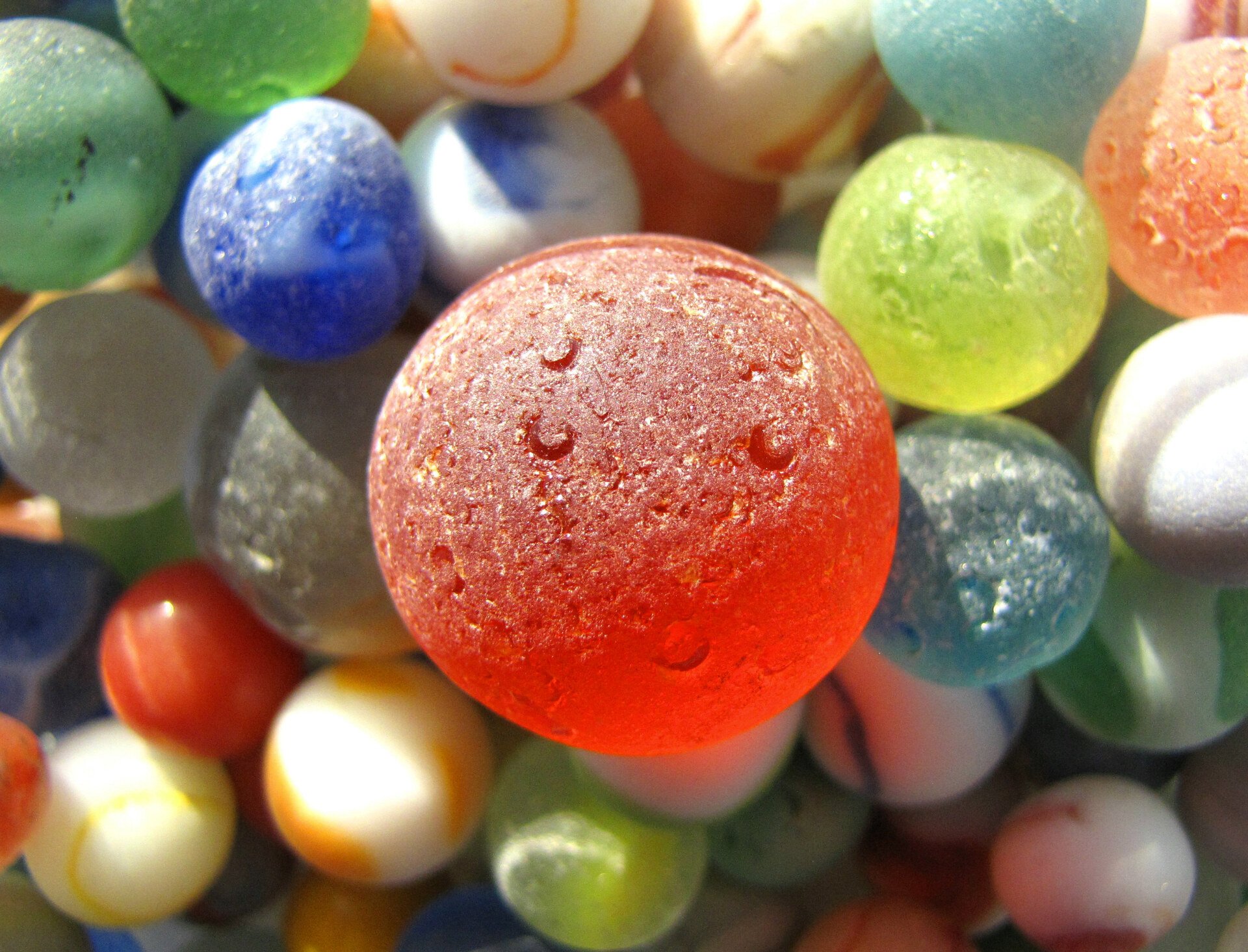 Sea Glass Marbles HOW DO GLASS MARBLES END UP ON THE BEACH?