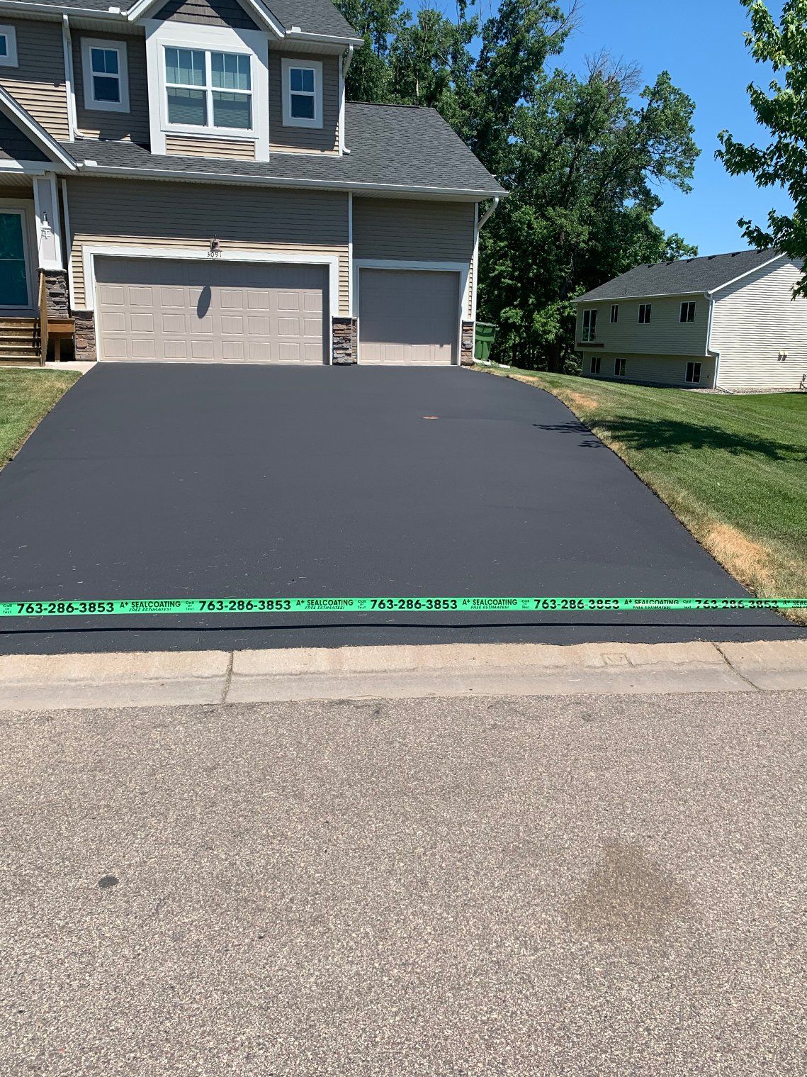 concrete sealcoating, asphalt sealcoating, best residential and commercial sealcoating company near me, twin cities mn, a+ sealcoating