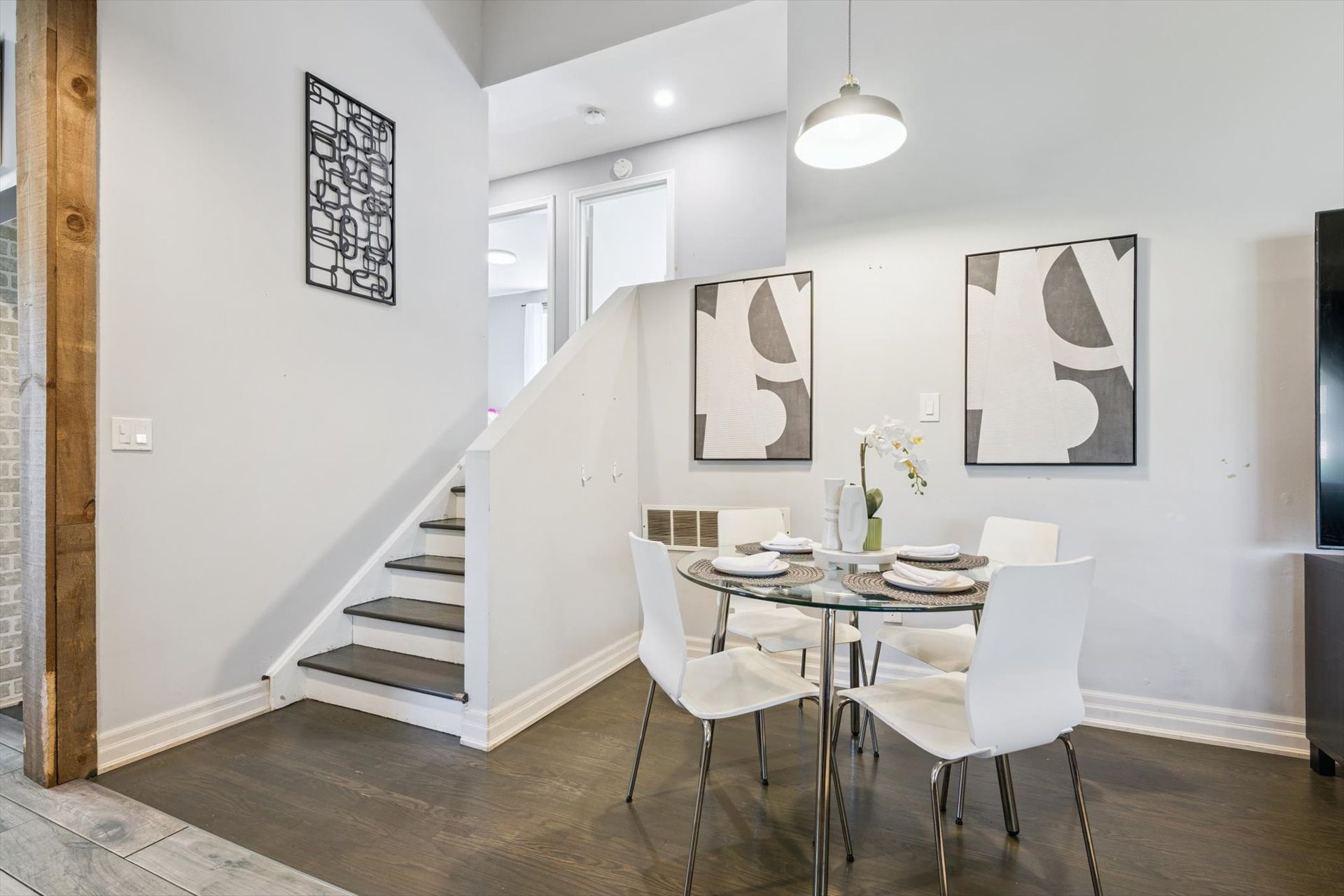 Laura Cooper Realtor, Brampton Real Estate - 57 Nanwood Drive