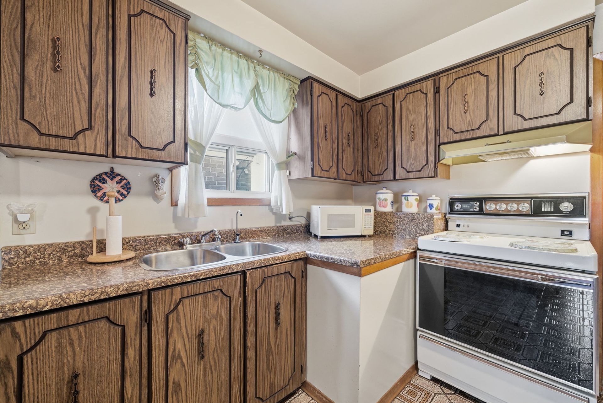 For Sale: kitchen cabinetry and appliances at 73A North Bonnington Ave, listed by Laura Cooper Realtor