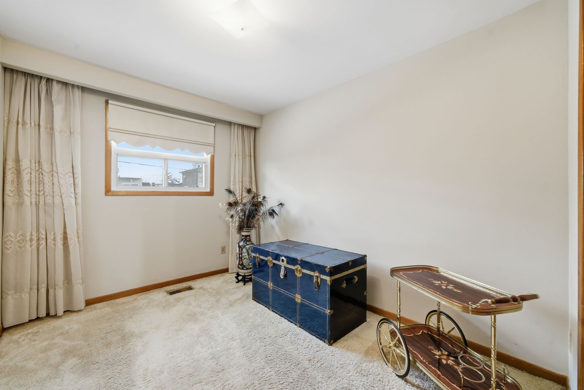 bedroom, for sale, North Bonnington Ave, Laura Cooper Realtor