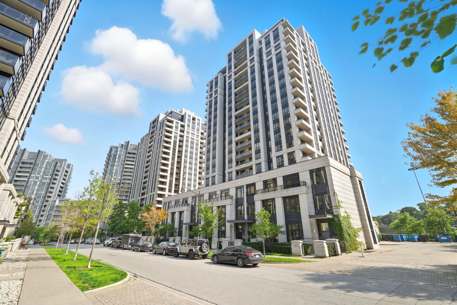 Exterior of Avonshire Condos at 100 Harrison Garden Blvd, listed by Laura Cooper Realtor