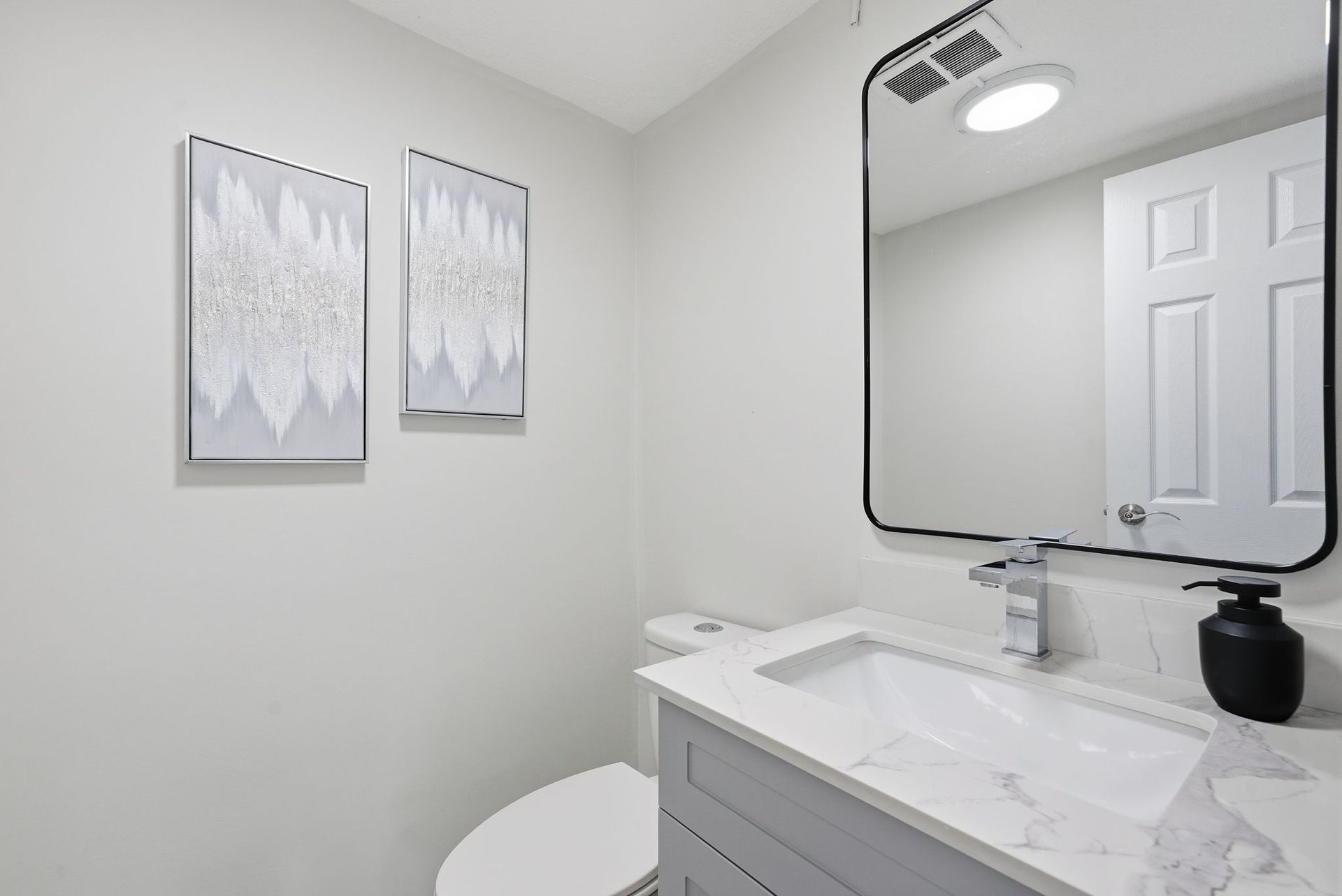 Bathroom, condo, Laura Cooper Realtor, Massey Sq