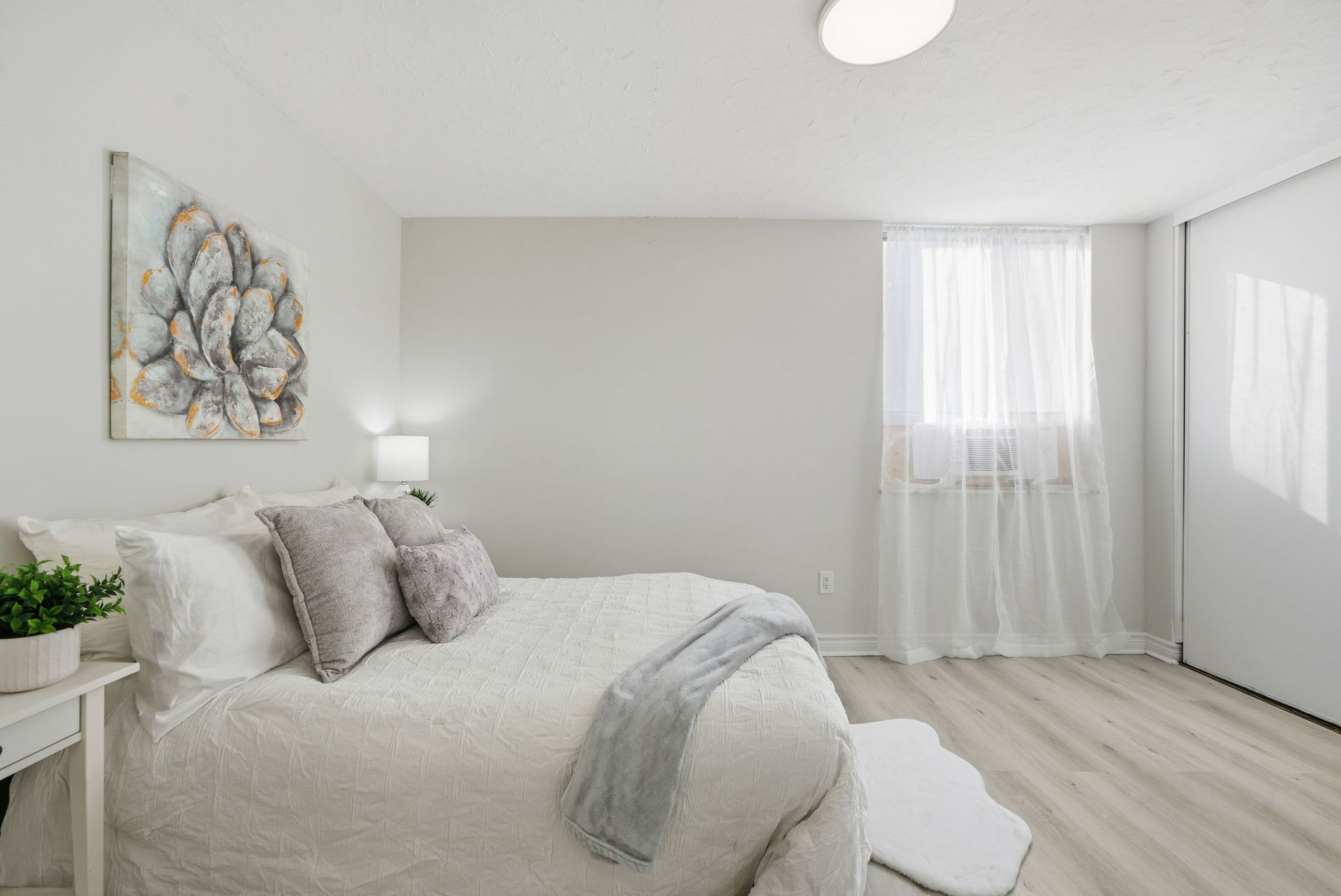 Bedroom, Condo, Massey Sq, Laura Cooper Realtor