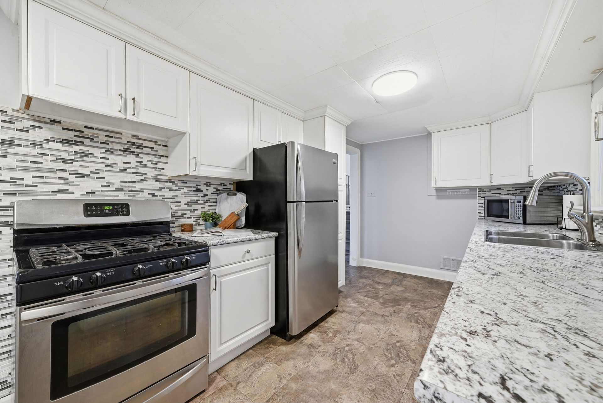 Kitchen showing appliances and counter space, listed by Laura Cooper Realtor